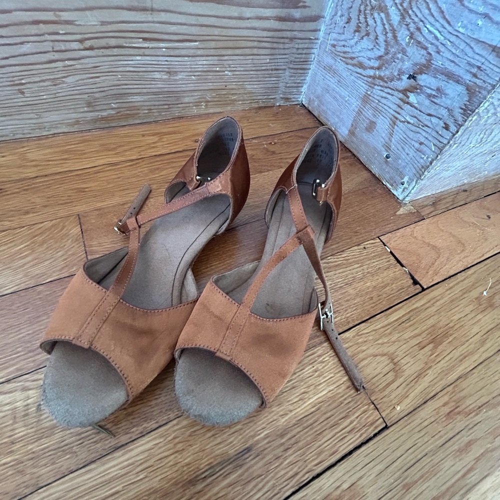 Girl’s tan silk baby-heel Sandals